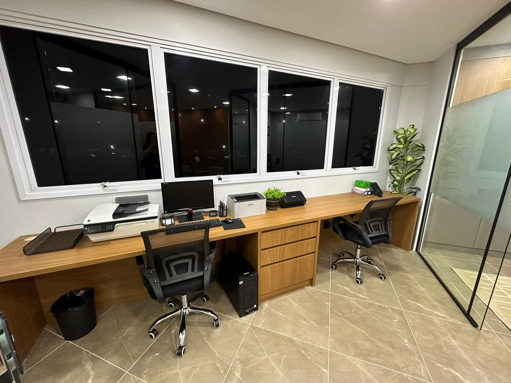Projeto de escritório planejado da Cazza Decor